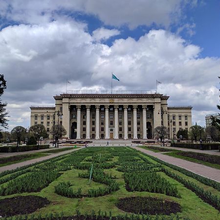 Nadezhda Apartments On The Nauryzbai Batyr 82 Алматы Экстерьер фото