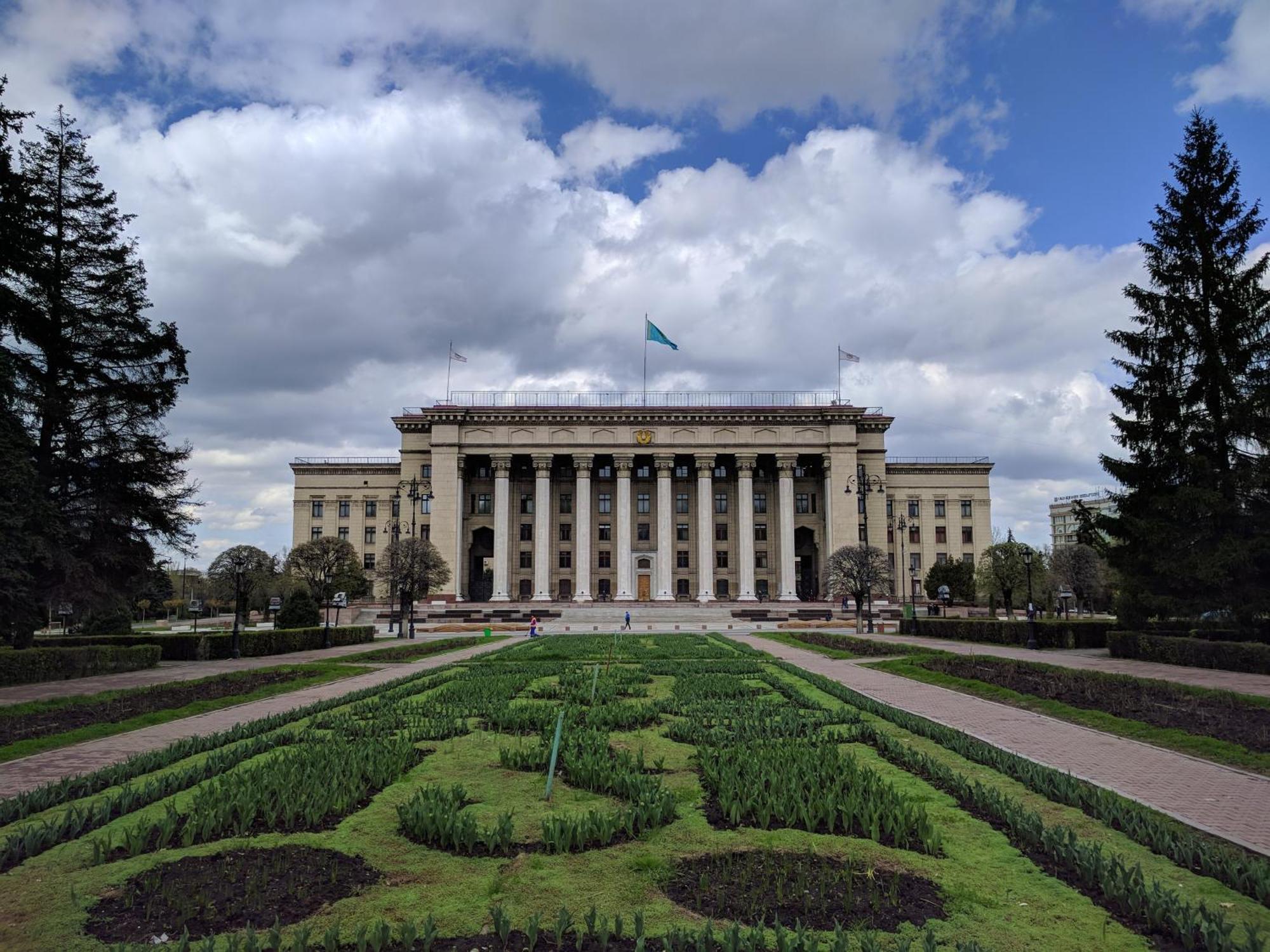 Nadezhda Apartments On The Nauryzbai Batyr 82 Алматы Экстерьер фото